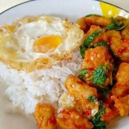 ข้าวกะเพราไก่กรอบ+ไข่ดาว
