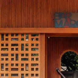 มีบาร์ใกล้เคียง เดินทางสะดวกไม่ไกลจากที่พักมากนัก