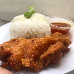 ข้าวไก่ทอดซอสน้ำปลา