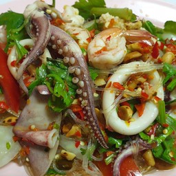 ยำวุ้นเส้นทะเล