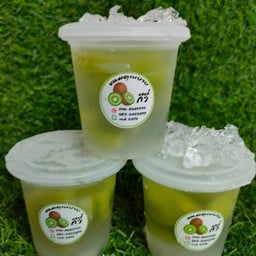 ผลไม้ลอยแก้วคุณยาย(ตลาดอมร)