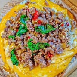 Miniroom-ข้าวกระเพราไข่ข้น
