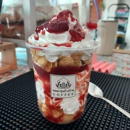 คอลแฟรก+วิปปิ้งครีม+ซอสสตอร์เบอร์รี่