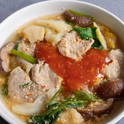 สุกี้น้ำ  หมู