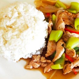 ข้าวราดผัดพริกอ่อนหมู