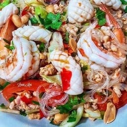 ร้านขนมจีน ส้มตำ ยำแซ่บ