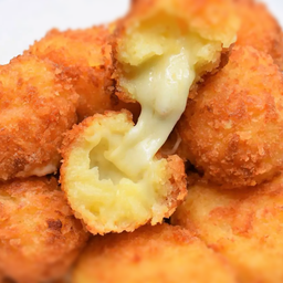 โคโรเกะ มันฝรั่งบดสอดไส้มอสซาเรลล่าชีส