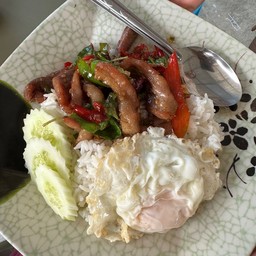 กะเพราหมูแดด หมูหมักนุ่มมาก ไม่แข็ง