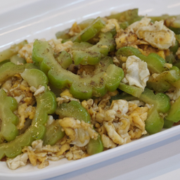 มะระผัดไข่