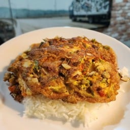 ข้าวไข่เจียวทรงเครื่อง