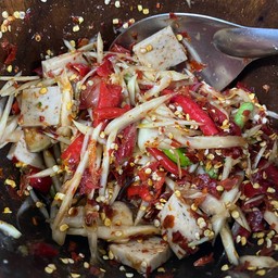 ตำปูปลาร้าหมูยอ