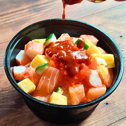 มินิดง ข้าวหน้าปลาดิบรวมซอสโคชูจัง