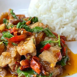 ข้าวกระเพราหมูกรอบ