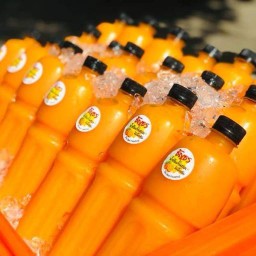 ธัญธรน้ำส้มสดหน้าโรงเรียนวัดบ่อ