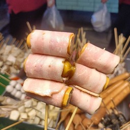 เบคอนไก่พันไส้กรอก