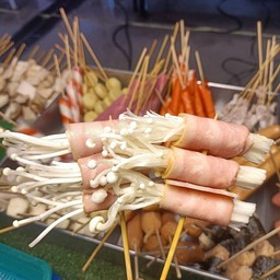 เบคอนไก่พันเห็ด