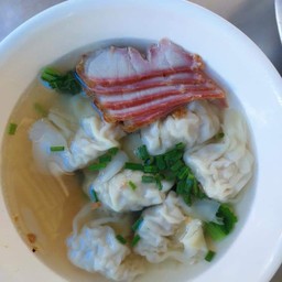 เกี๊ยวหมูแดง