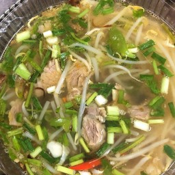 ซุปเนื้อใส่ถั่วงอก