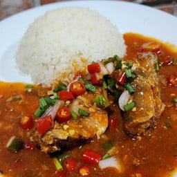 ข้าวยำปลากระป๋อง