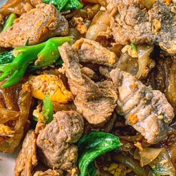 ผัดซีอิ๊วเส้นใหญ่