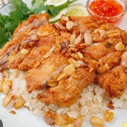 ข้าวมันไก่ทอดห่อแตก น้ำซุปแซ่บเว่อร์
