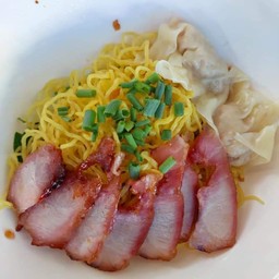 บะหมี่เกี๊ยวหมูแดง