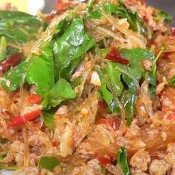 ข้าวกระเพราหมูสับวุ้นเส้น พริกแห้ง