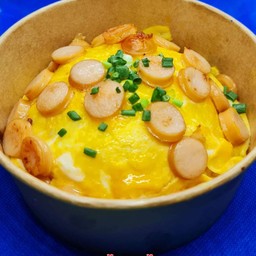 ไข่ข้นไส้กรอกราดข้าว