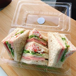 แซนวิชปูอัดโบโลน่า