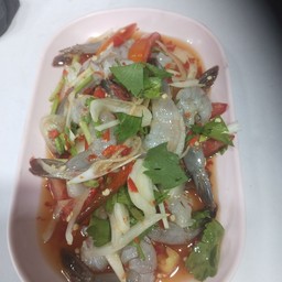 ยํากุ้งสด