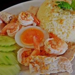ข้าวผัดน้ำพริกเกลือ