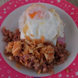 กะเพราพริกแห้งน้องฟอร์ด