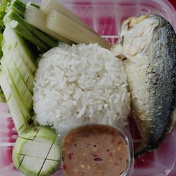 ข้าวราดน้ำพริกกะปิ ปลาทู