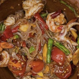 [อร่อยซ่ากับโค้ก] ตำเส้นเล็กทะเลรวมซี๊ดดซ๊าดด +  โค้ก ออริจินัล (กระป๋อง)