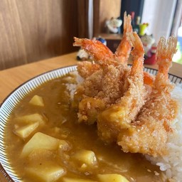 ข้าวแกงกะหรี่หน้าคัตสึกุ้ง 4 ตัว