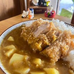 ข้าวแกงกะหรี่หน้าทงคัตสึไก่