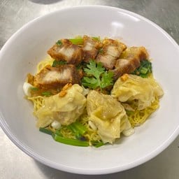 บะหมี่เกี๊ยว-หมูกรอบน้ำ
