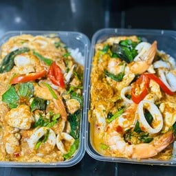 ห่อหมกทะเลไข่ราดข้าว