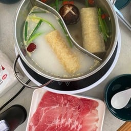 ตงตง หมาล่าหม้อไฟ