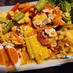 ส้มตำข้าวโพดไข่เค็ม