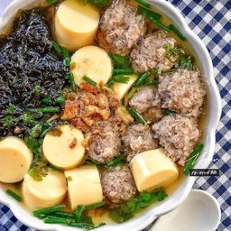 ต้มจืดสาหร่ายเต้าหู้หมูสับผักกาดขาว