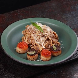 TRUFFLE FETTUCINI WITH SCALLOP