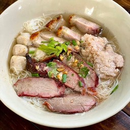 เส้นหมี่ขาวหมูแดงหมูเด้ง