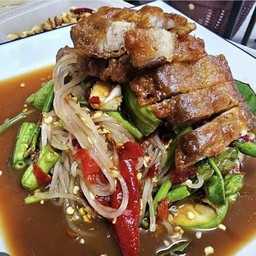 ตำเส้นเล็กหมูกรอบ