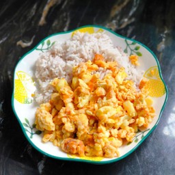 ข้าวไข่คั่วแห้งซีอิ๊ว 3 ฟอง