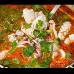 ต้มยำปลาหมึก(กับข้าว)