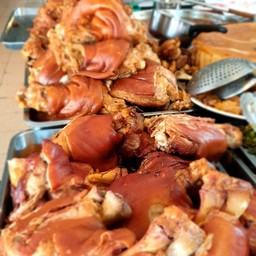 ขาหมูเนื้อหนังกับข้าว เนื้อล้วน หนังล้วนบอกได้ครับ