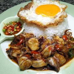 กระเพราปลาหมึก+ไข่ดาว+ซุป