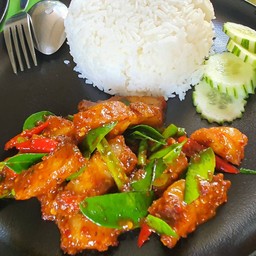 ข้าวราดพริกแกงหมูกรอบ