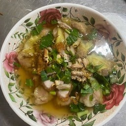 เจ๊แอน บะหมี่เกี๊ยวปูหมูแดง